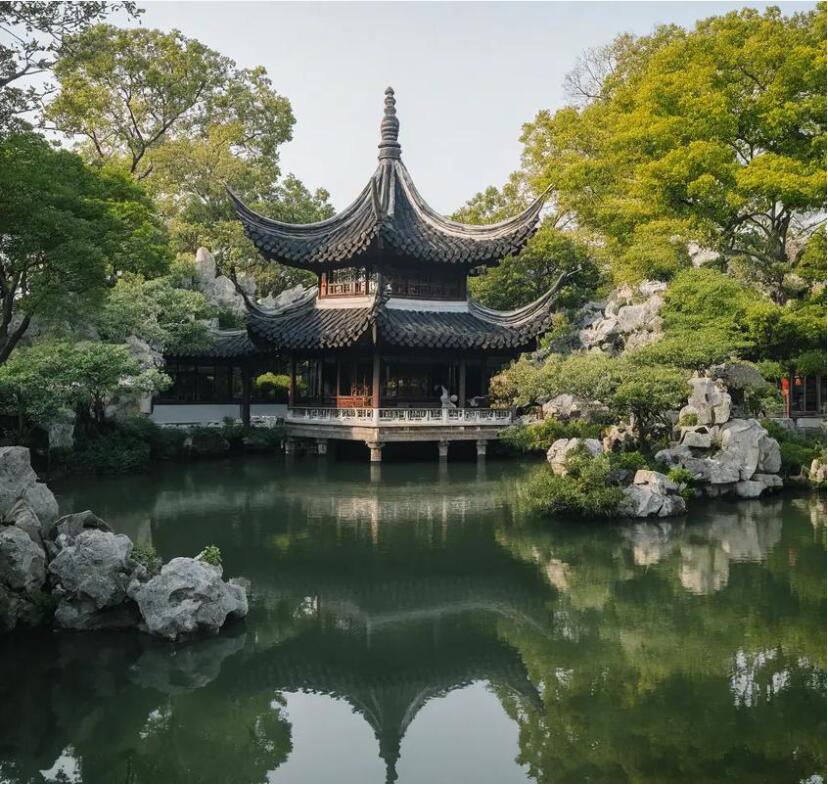 鹤岗雨双宾馆有限公司